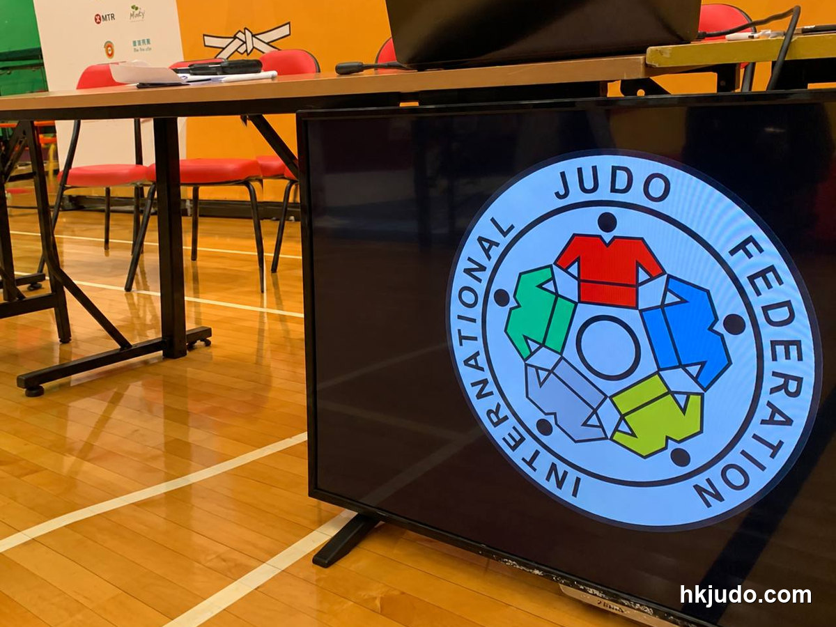 柔道場地內螢幕顯示IJF標誌